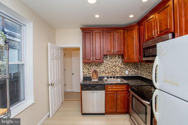 5230 HAZEL AVE, Philadelphia, PA 19143