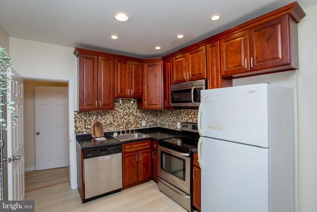 5230 HAZEL AVE, Philadelphia, PA 19143