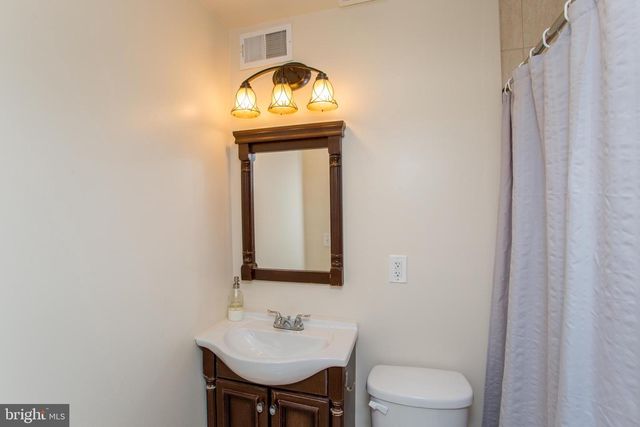 5230 HAZEL AVE, Philadelphia, PA 19143