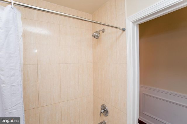 5230 HAZEL AVE, Philadelphia, PA 19143