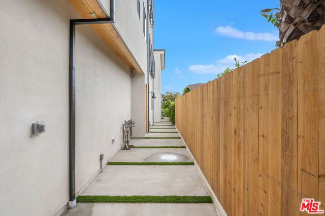 726 Robinson Street, Los Angeles, CA 90026