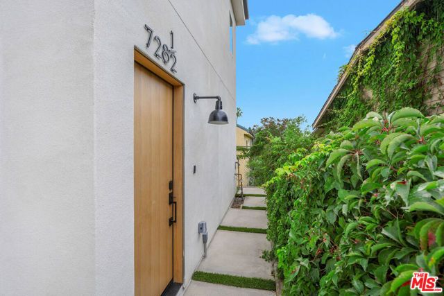 726 Robinson Street, Los Angeles, CA 90026