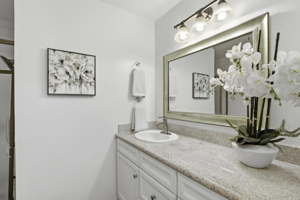 Image 11 of property listing at 439 Alberto Way A102, Los Gatos, CA 95032