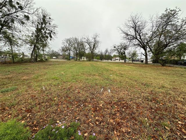 1007 Main Street, Brownwood, TX 76801