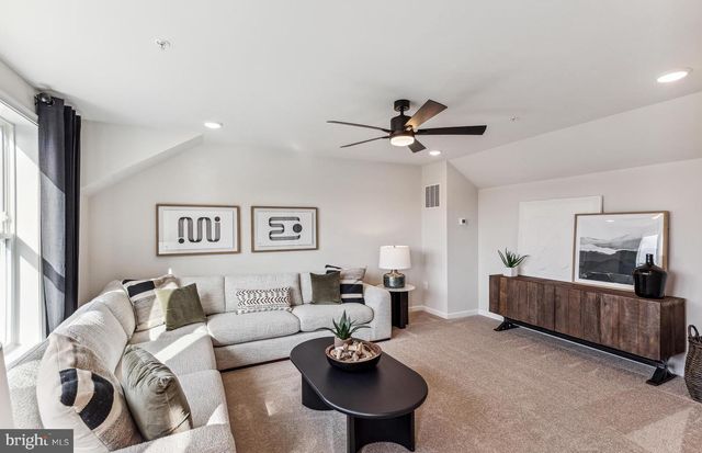 42629 BLACK ANGUS DR, Ashburn, VA 20148