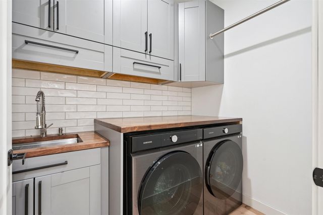 2006 Reese Road, Cedar Falls, IA 50613