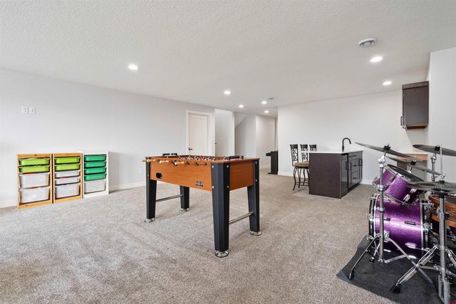 2006 Reese Road, Cedar Falls, IA 50613