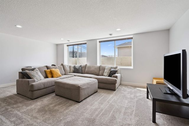 2006 Reese Road, Cedar Falls, IA 50613