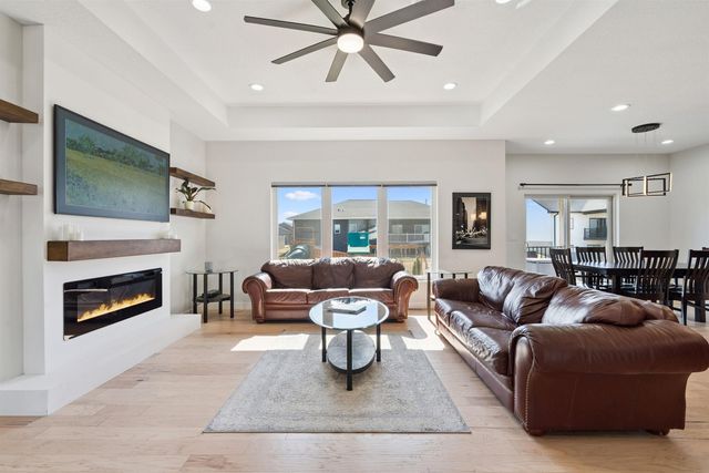 2006 Reese Road, Cedar Falls, IA 50613