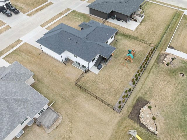 2006 Reese Road, Cedar Falls, IA 50613