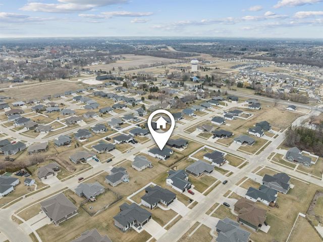 2006 Reese Road, Cedar Falls, IA 50613