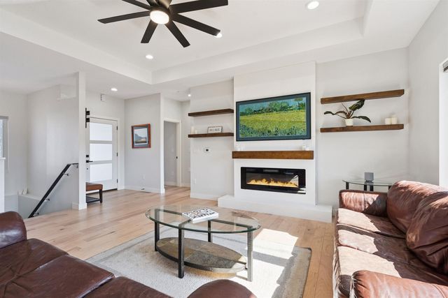 2006 Reese Road, Cedar Falls, IA 50613