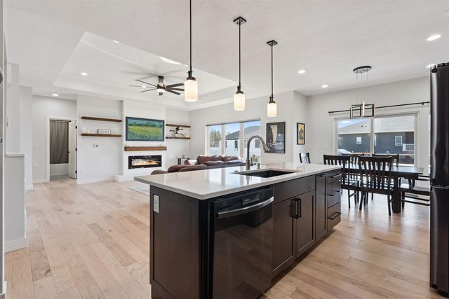 2006 Reese Road, Cedar Falls, IA 50613