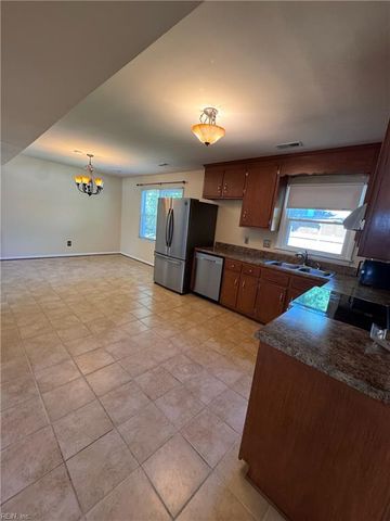 209 Cremona DR, Newport News, VA 23608