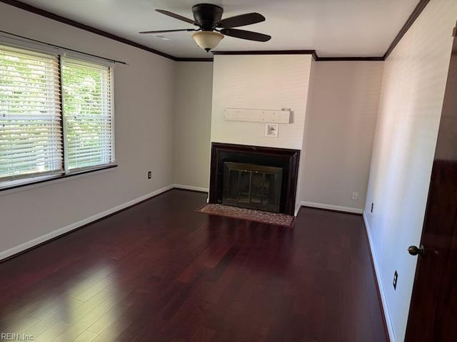 209 Cremona DR, Newport News, VA 23608
