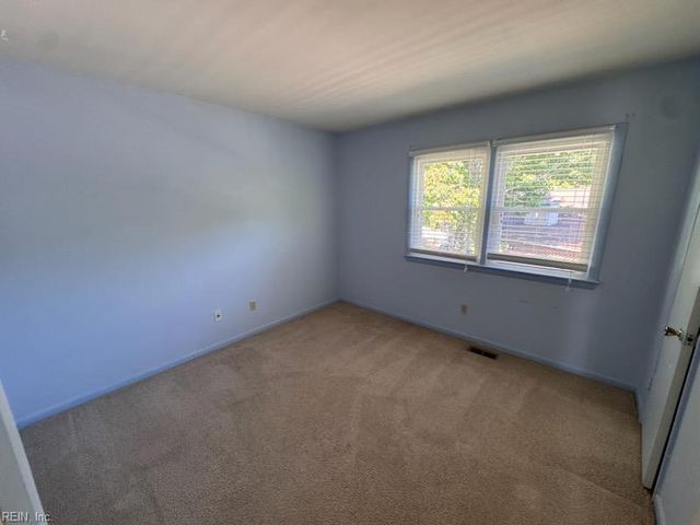 209 Cremona DR, Newport News, VA 23608