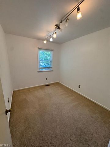 209 Cremona DR, Newport News, VA 23608