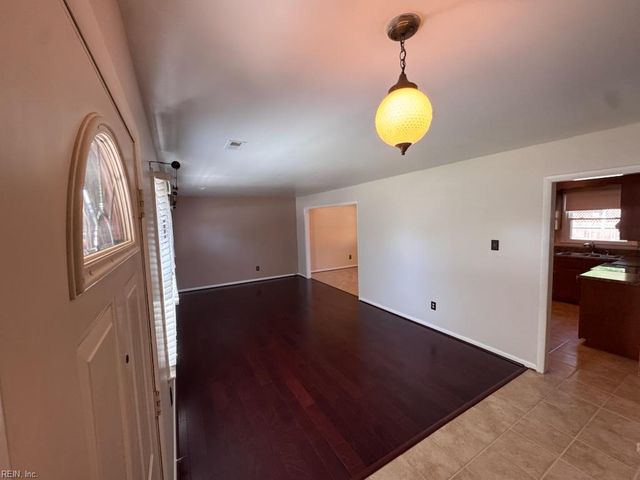 209 Cremona DR, Newport News, VA 23608
