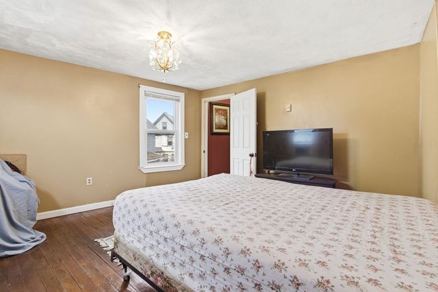 103 Dalton St, Lowell, MA 01850