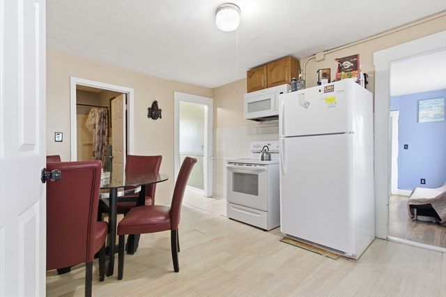 103 Dalton St, Lowell, MA 01850