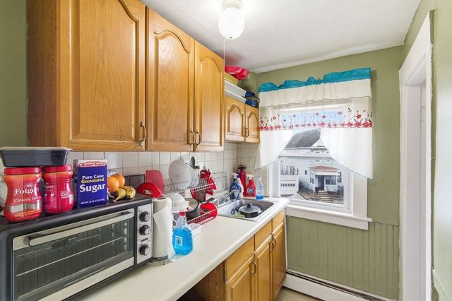 103 Dalton St, Lowell, MA 01850