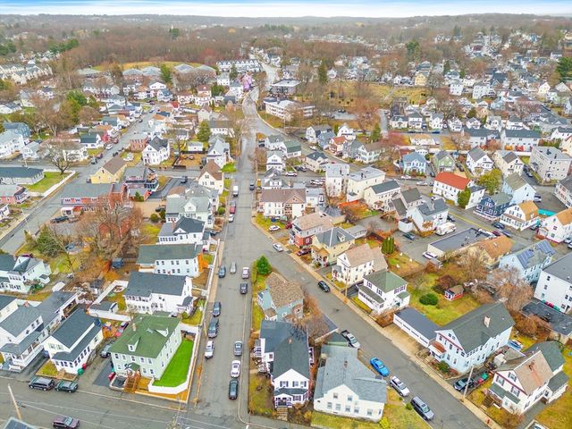 103 Dalton St, Lowell, MA 01850