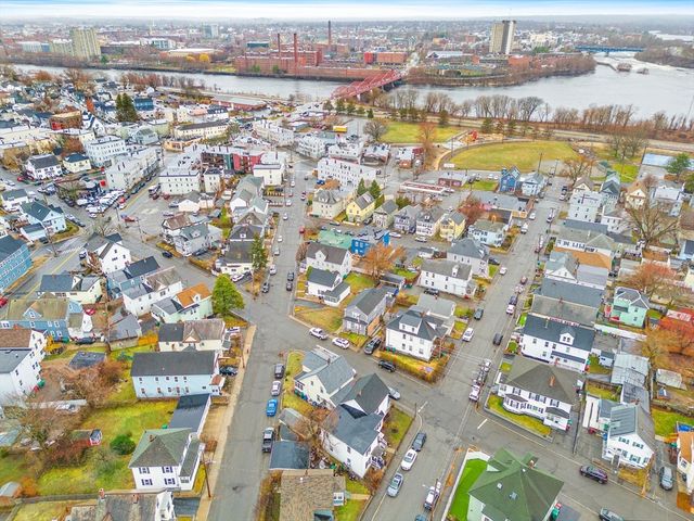 103 Dalton St, Lowell, MA 01850