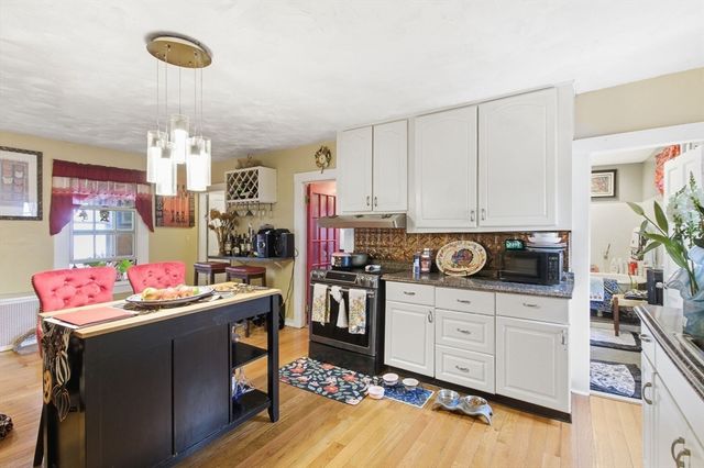 103 Dalton St, Lowell, MA 01850