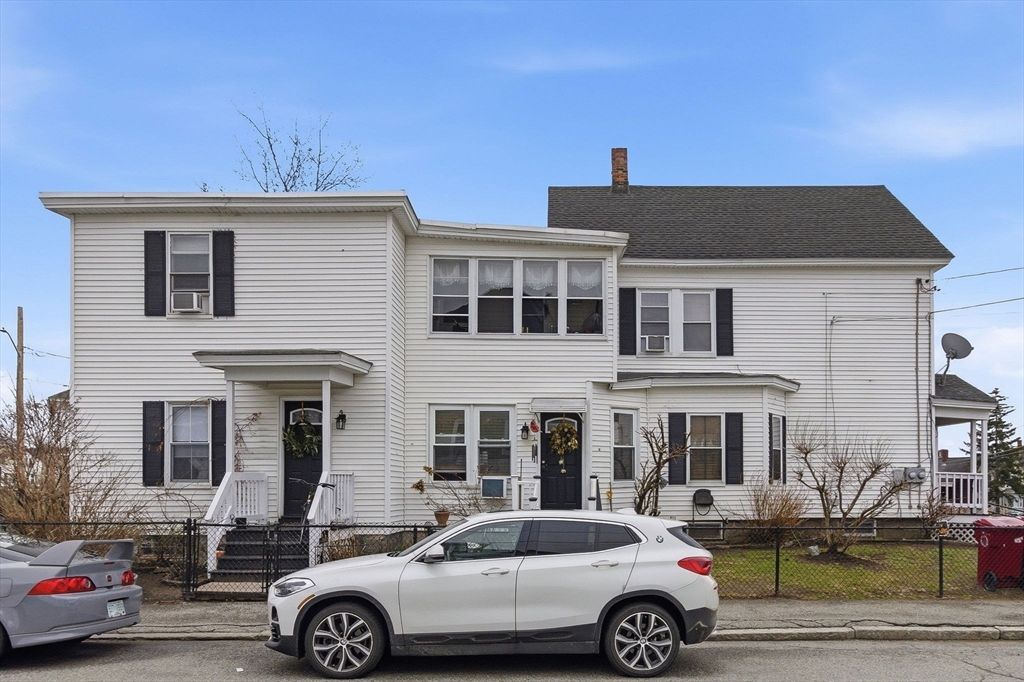 103 Dalton St, Lowell, MA 01850