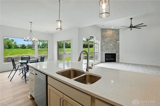 300 Grassy Creek Way, Washington Twp, OH 45458