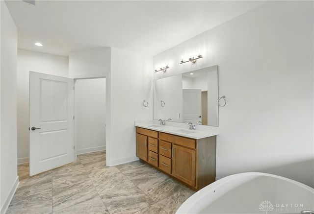 300 Grassy Creek Way, Washington Twp, OH 45458