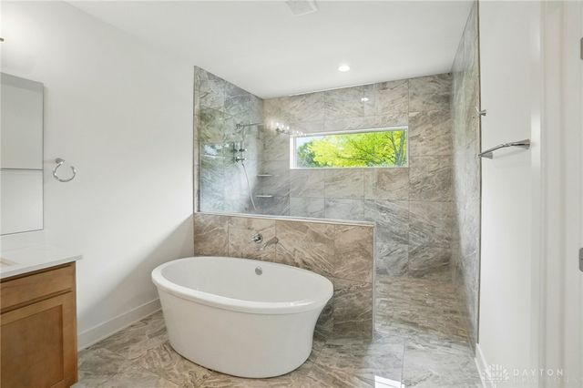 300 Grassy Creek Way, Washington Twp, OH 45458