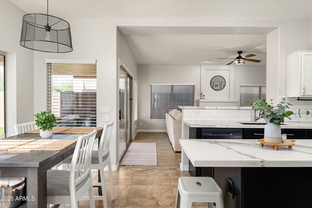 Image 15 of property listing at 2138 E ELECTRA Lane, Phoenix, AZ 85024