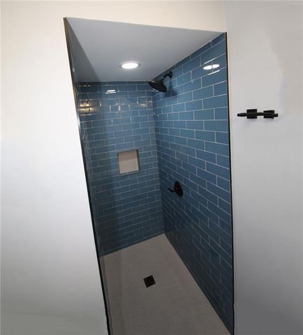 346 Carpenter NE Drive 32, Sandy Springs, GA 30328