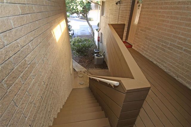 346 Carpenter NE Drive 32, Sandy Springs, GA 30328