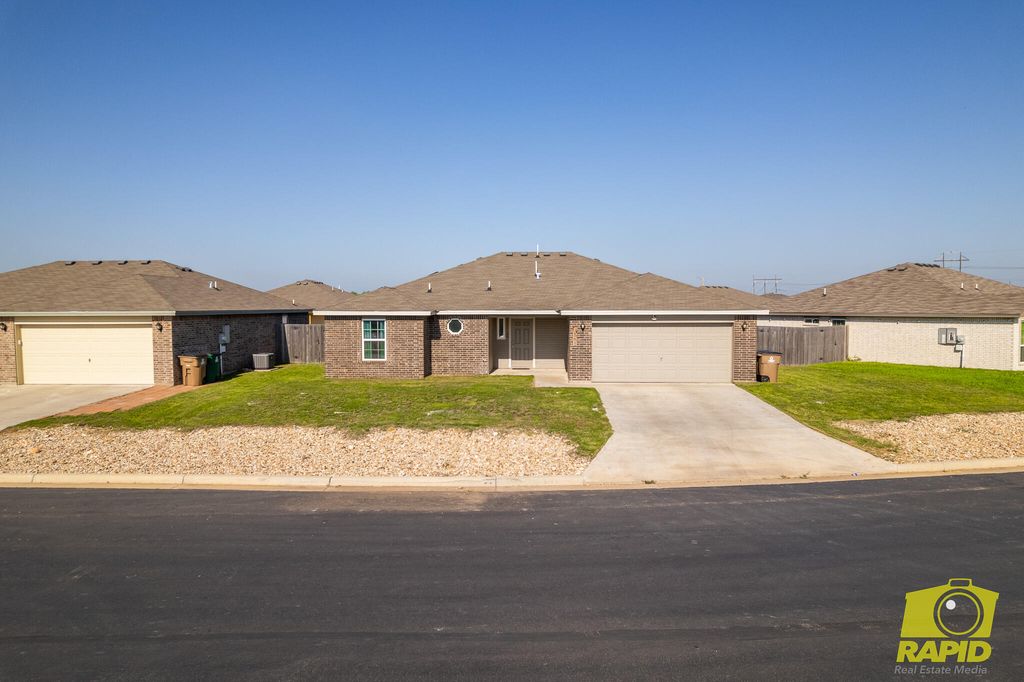 Image 3 of property listing at 1313 Johnny Lane, San Angelo, TX 76905