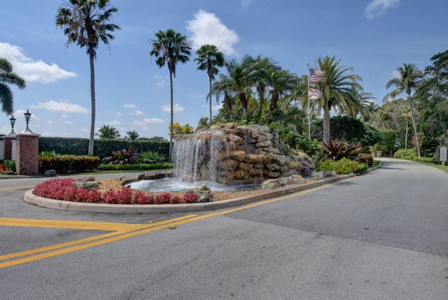 428 Pine Villa Drive, Atlantis, FL 33462
