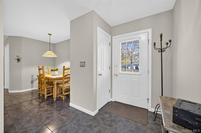 25 Osborne Glen, Poughquag, NY 12570