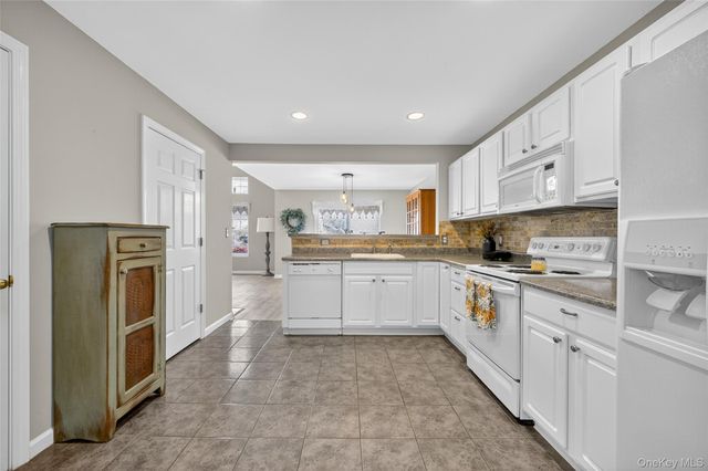 25 Osborne Glen, Poughquag, NY 12570