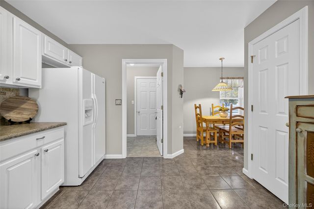 25 Osborne Glen, Poughquag, NY 12570