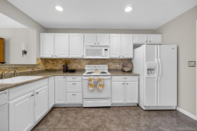 25 Osborne Glen, Poughquag, NY 12570