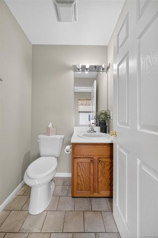 25 Osborne Glen, Poughquag, NY 12570