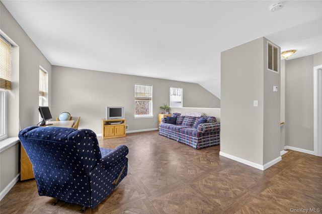 25 Osborne Glen, Poughquag, NY 12570