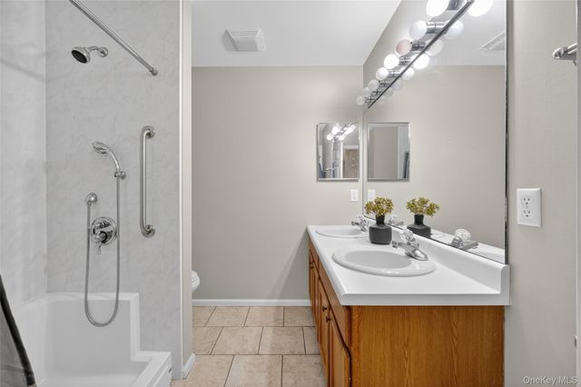 25 Osborne Glen, Poughquag, NY 12570