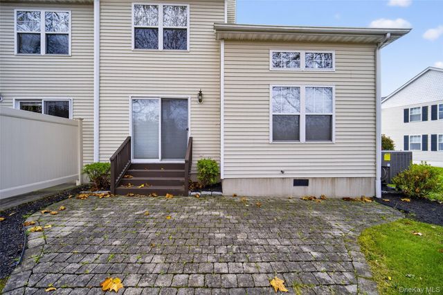 25 Osborne Glen, Poughquag, NY 12570