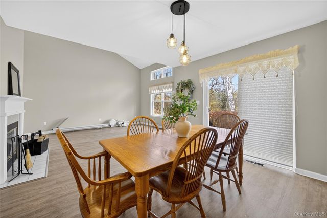 25 Osborne Glen, Poughquag, NY 12570