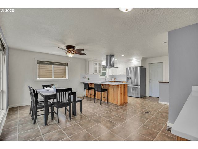 107 GLENWOOD Ct, Oregon City, OR 97045