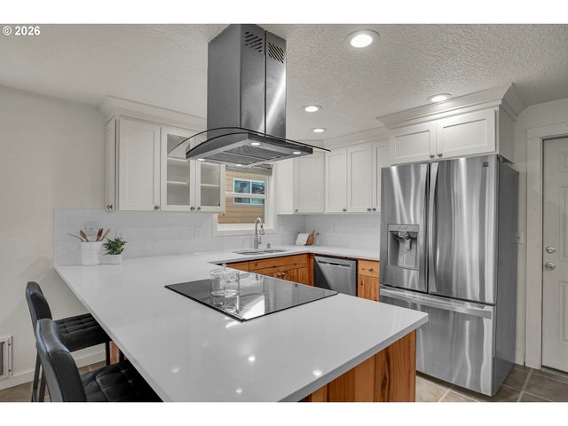 107 GLENWOOD Ct, Oregon City, OR 97045