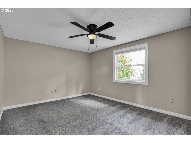 107 GLENWOOD Ct, Oregon City, OR 97045