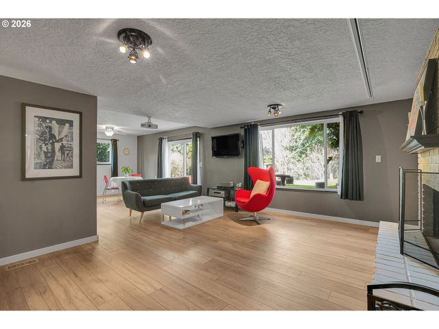 107 GLENWOOD Ct, Oregon City, OR 97045